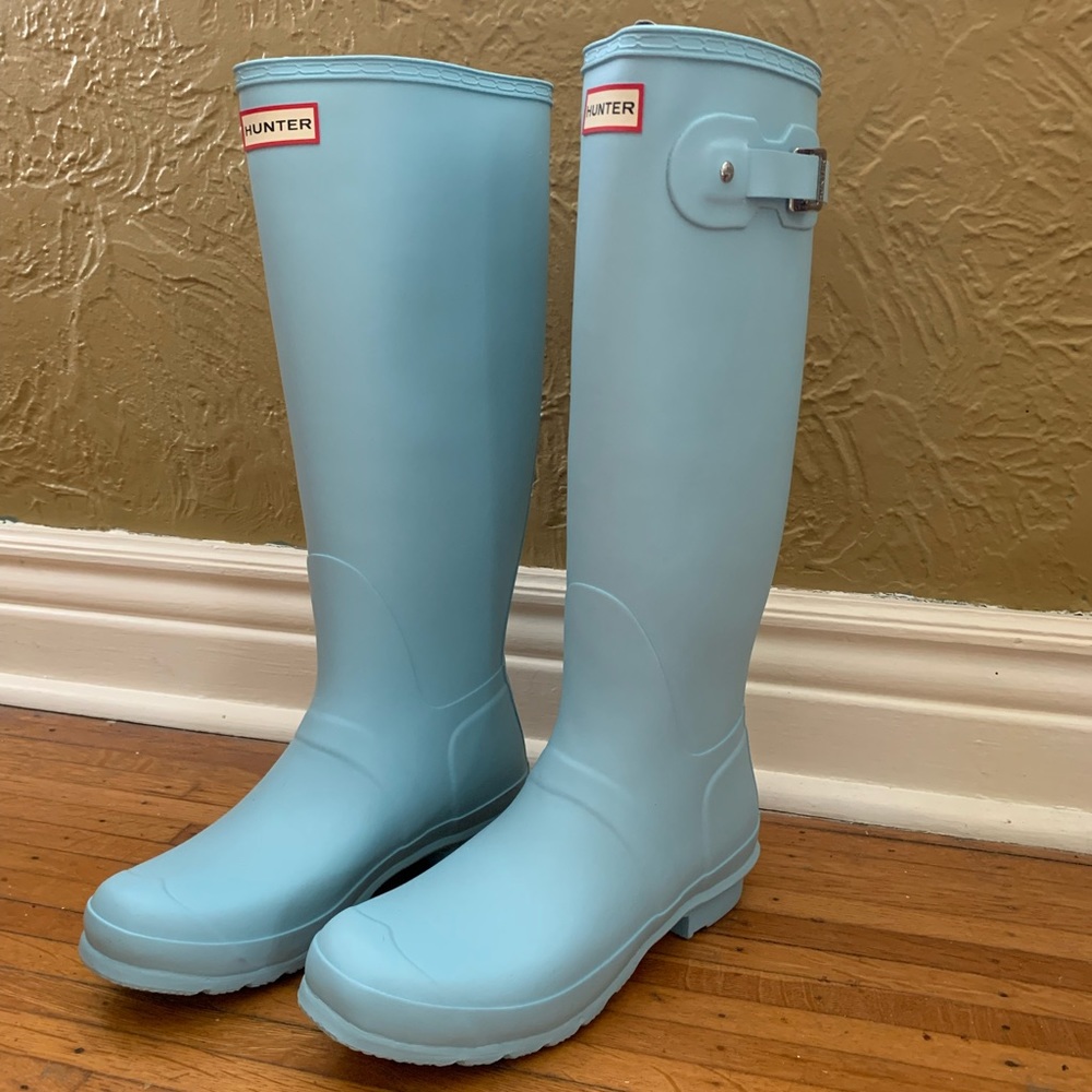 ✨ NWT Pale Blue Hunter Boots